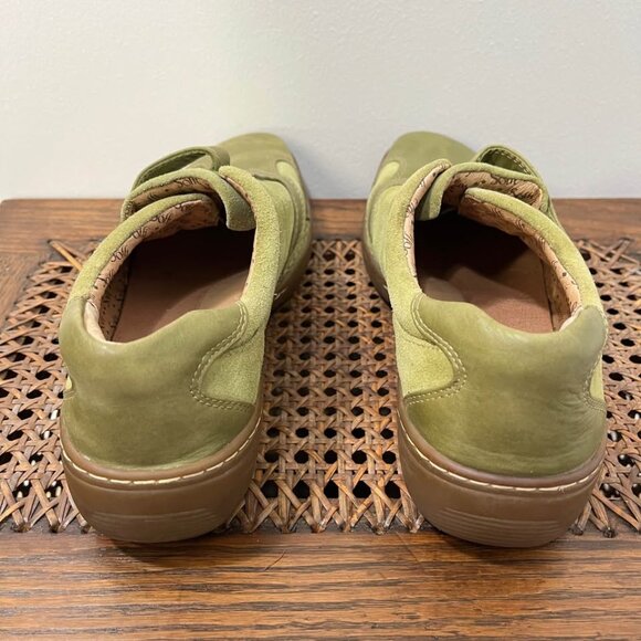 Size 9.5 Sofft Leather + Suede Two Tone Green Strap Closure Shoes - Picture 4 of 6